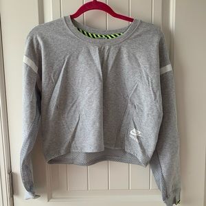 Cropped Nike sweatshirt